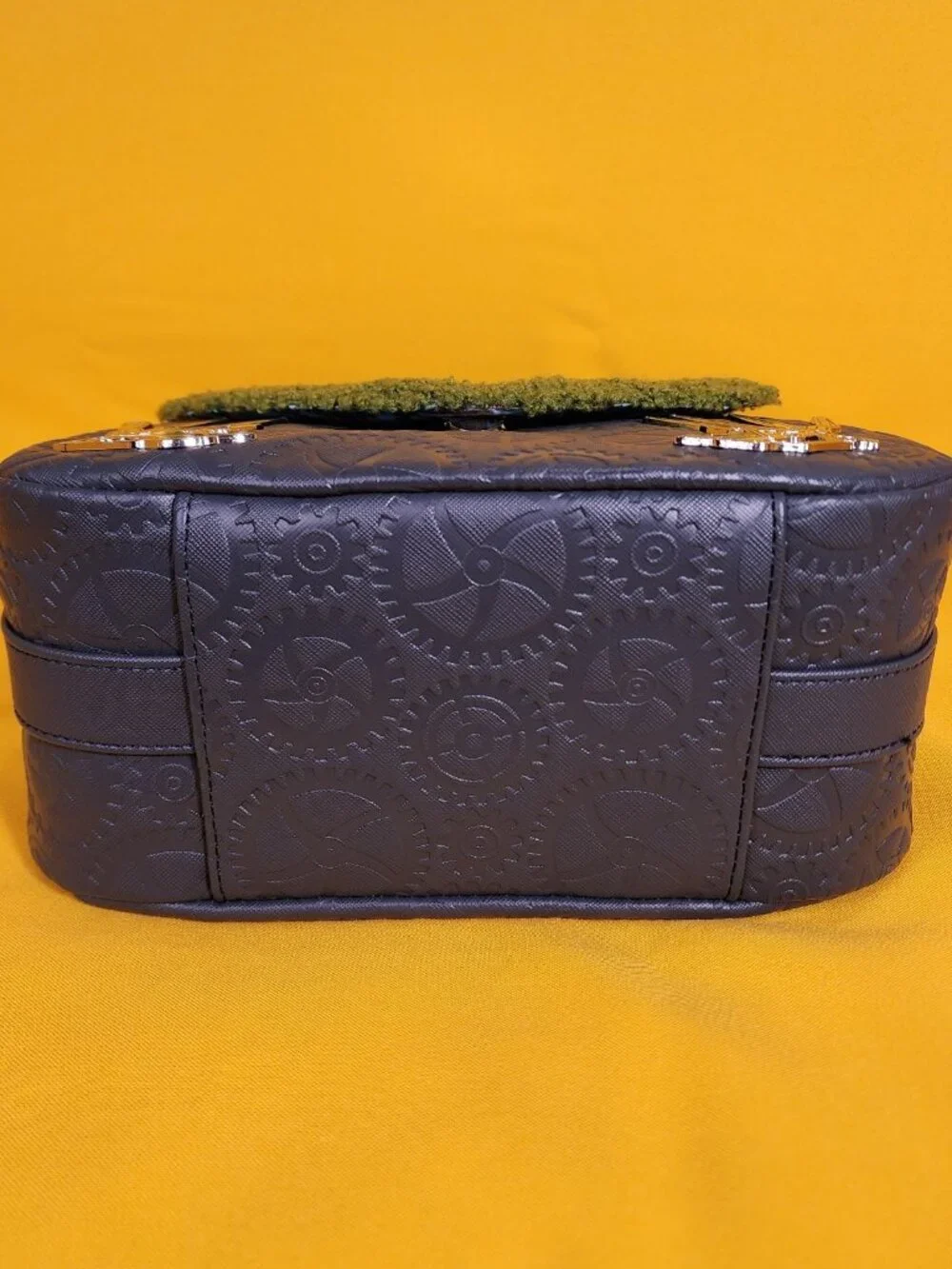 Loungefly Edward Scissorhands Sherpa Topiary Floral Horror Movie Crossbody Bag - Picture 9 of 12